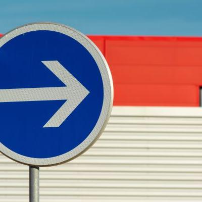 SENS UNIQUE (ONE WAY)